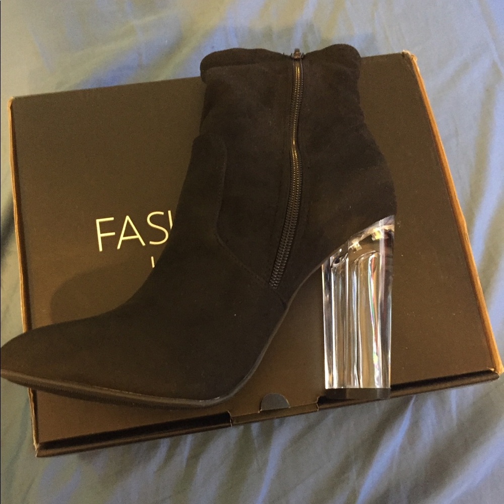NIB Fashion Nova Luna Ankle Bootie - Picture 3 of 5